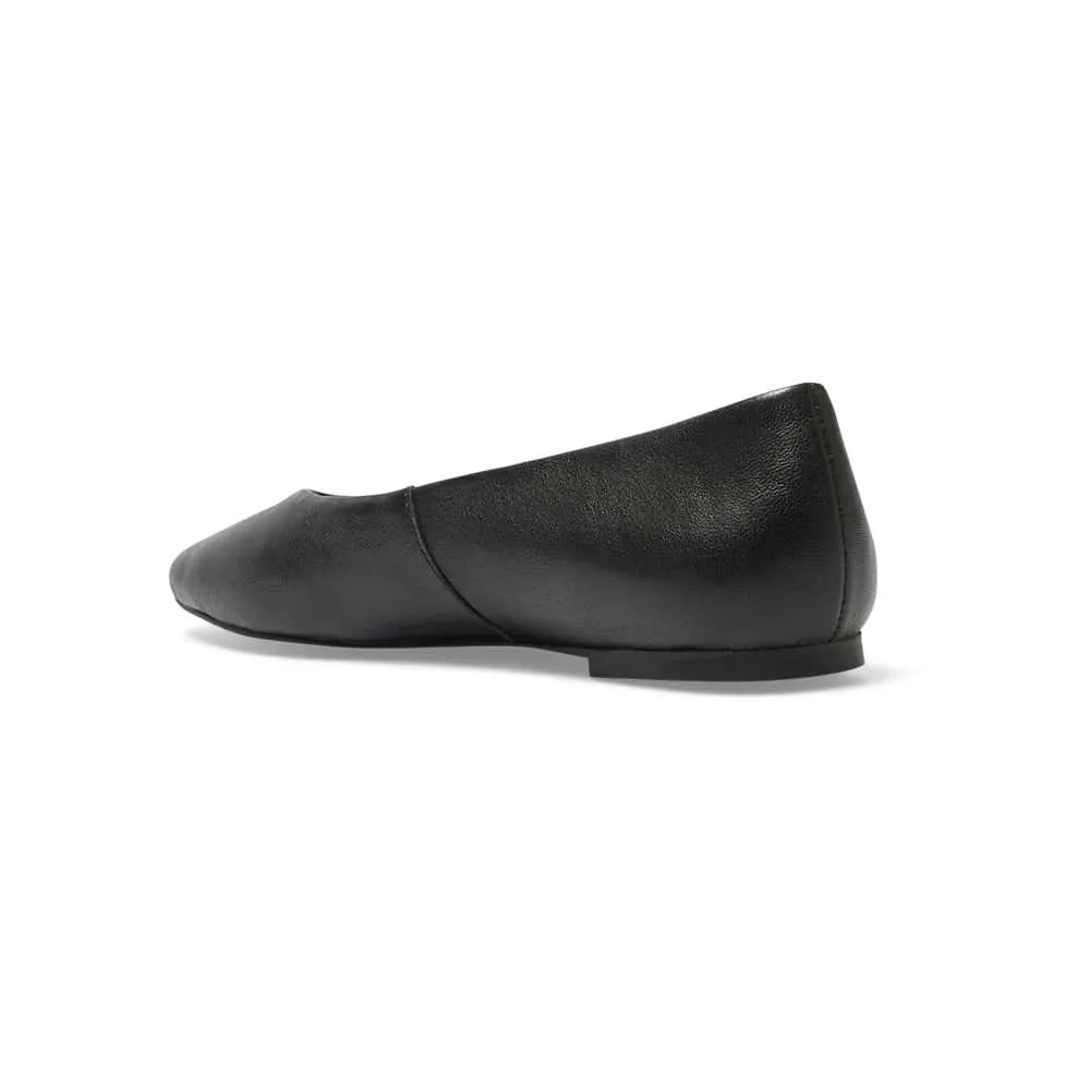 Amanda Flat in Black Leather