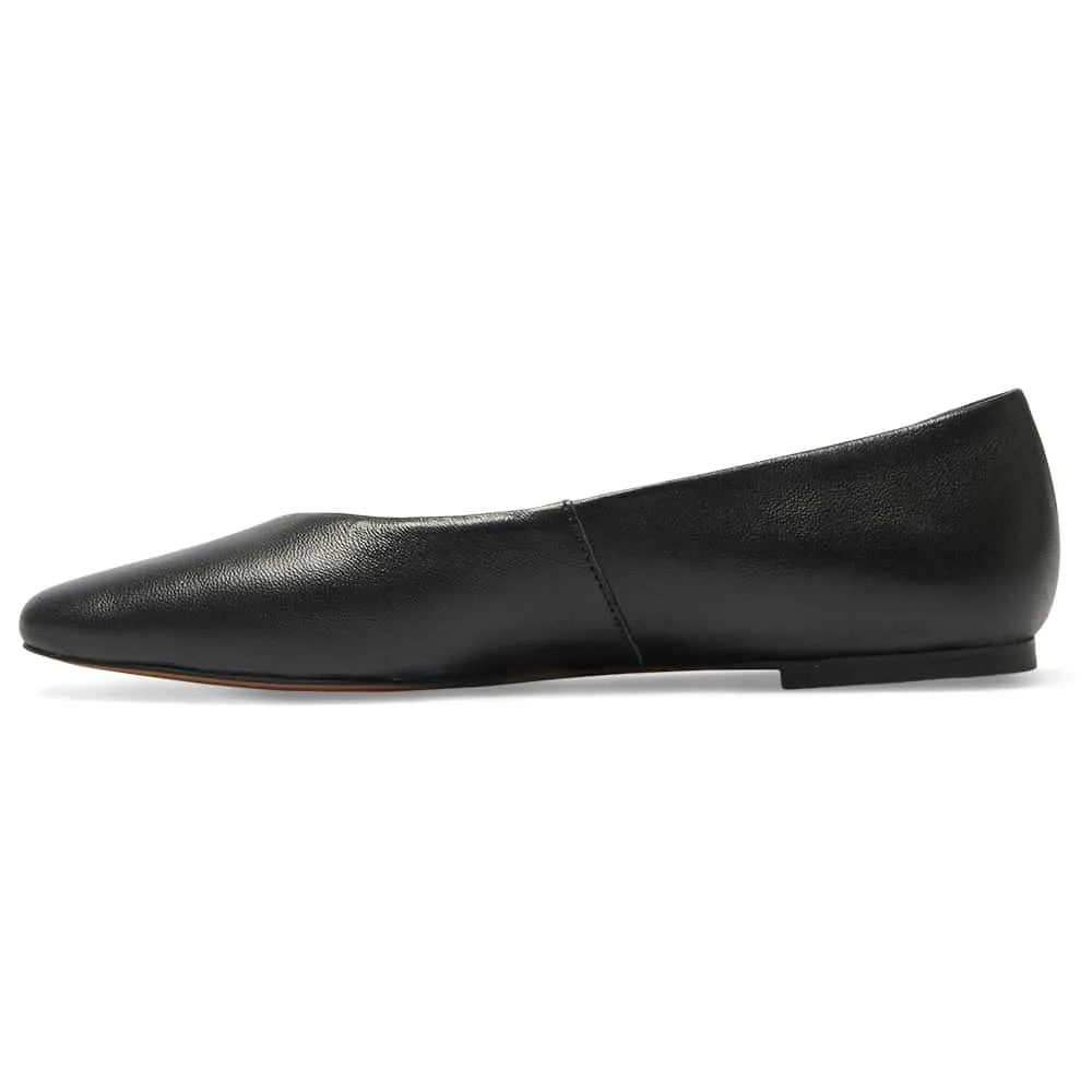 Amanda Flat in Black Leather