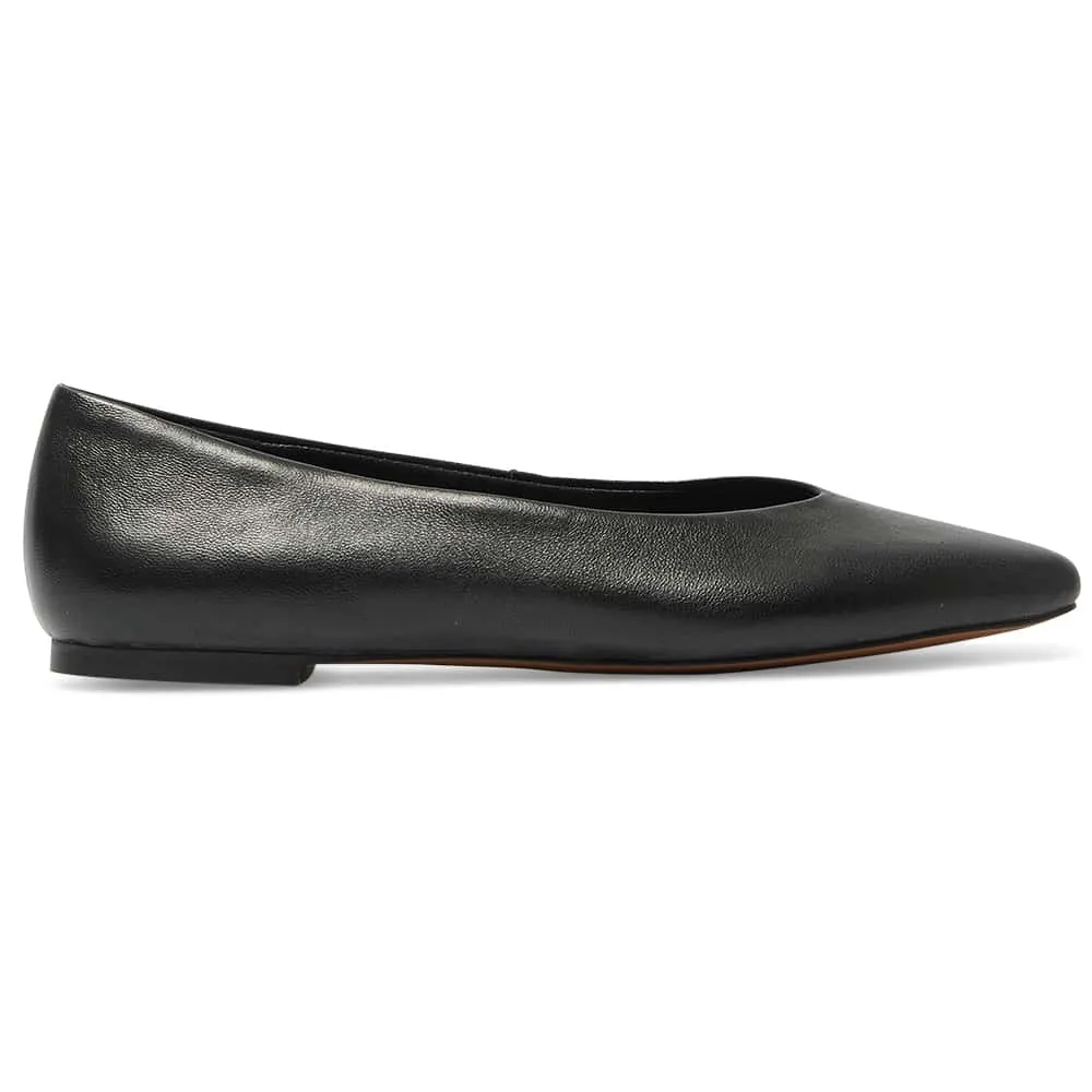 Amanda Flat in Black Leather