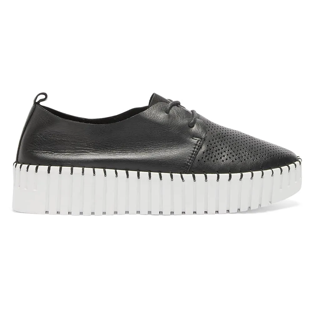 Central Sneaker in Black Leather