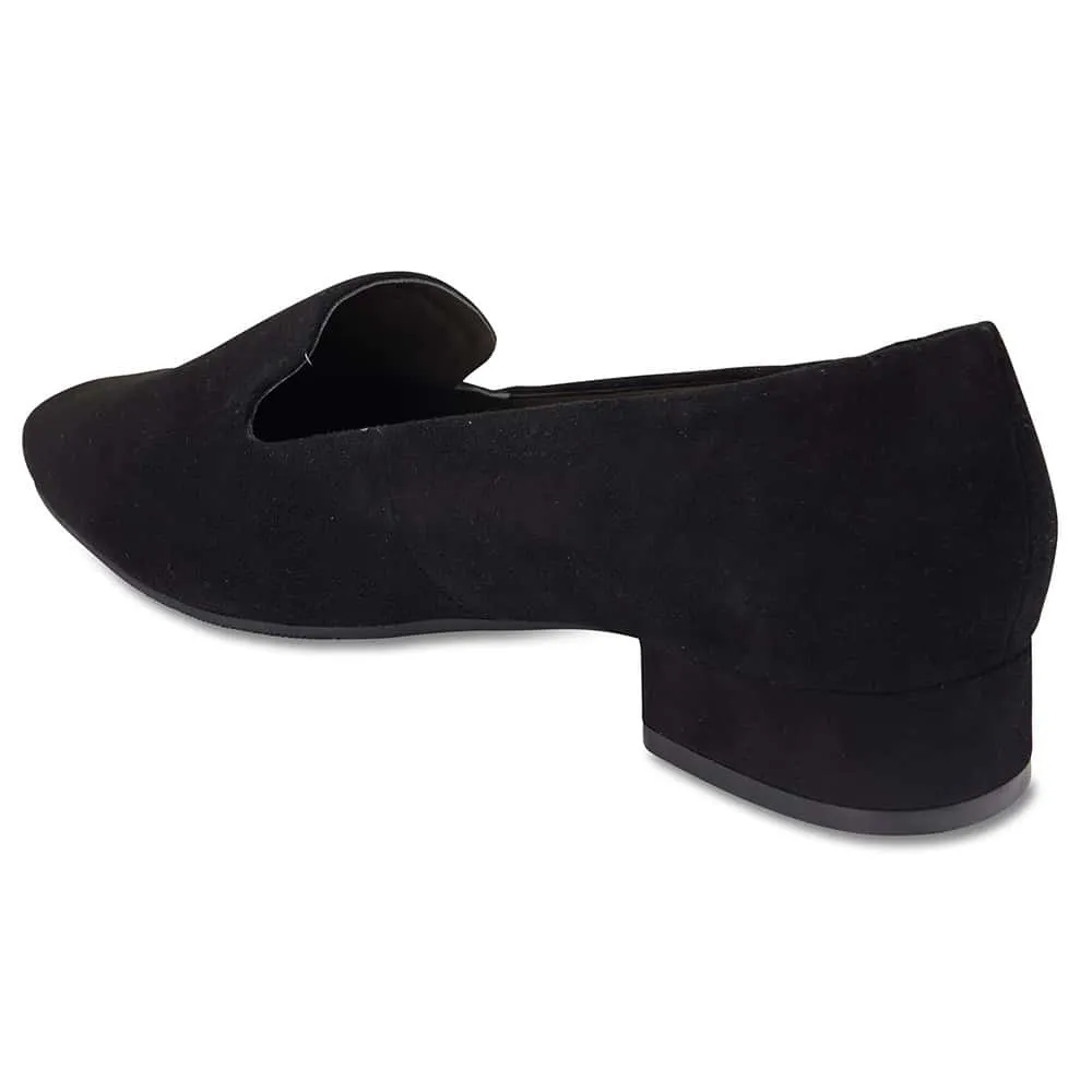 Fame Loafer in Black Suede