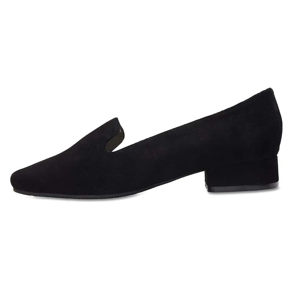 Fame Loafer in Black Suede