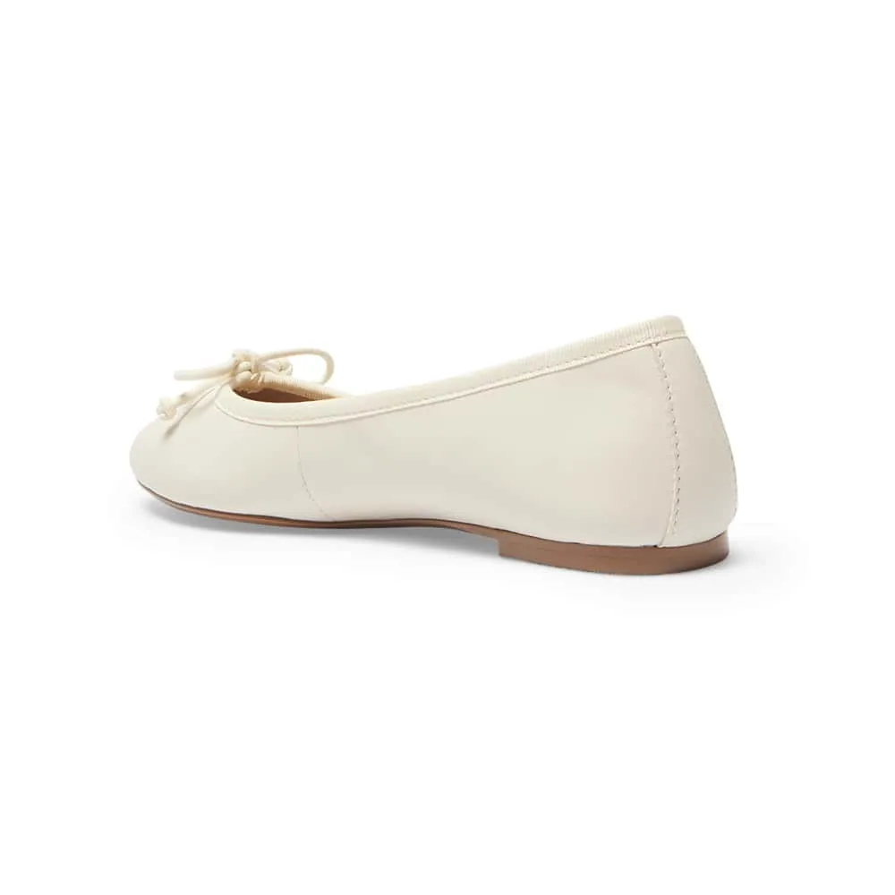 Fonteyn Flat in Ivory Leather