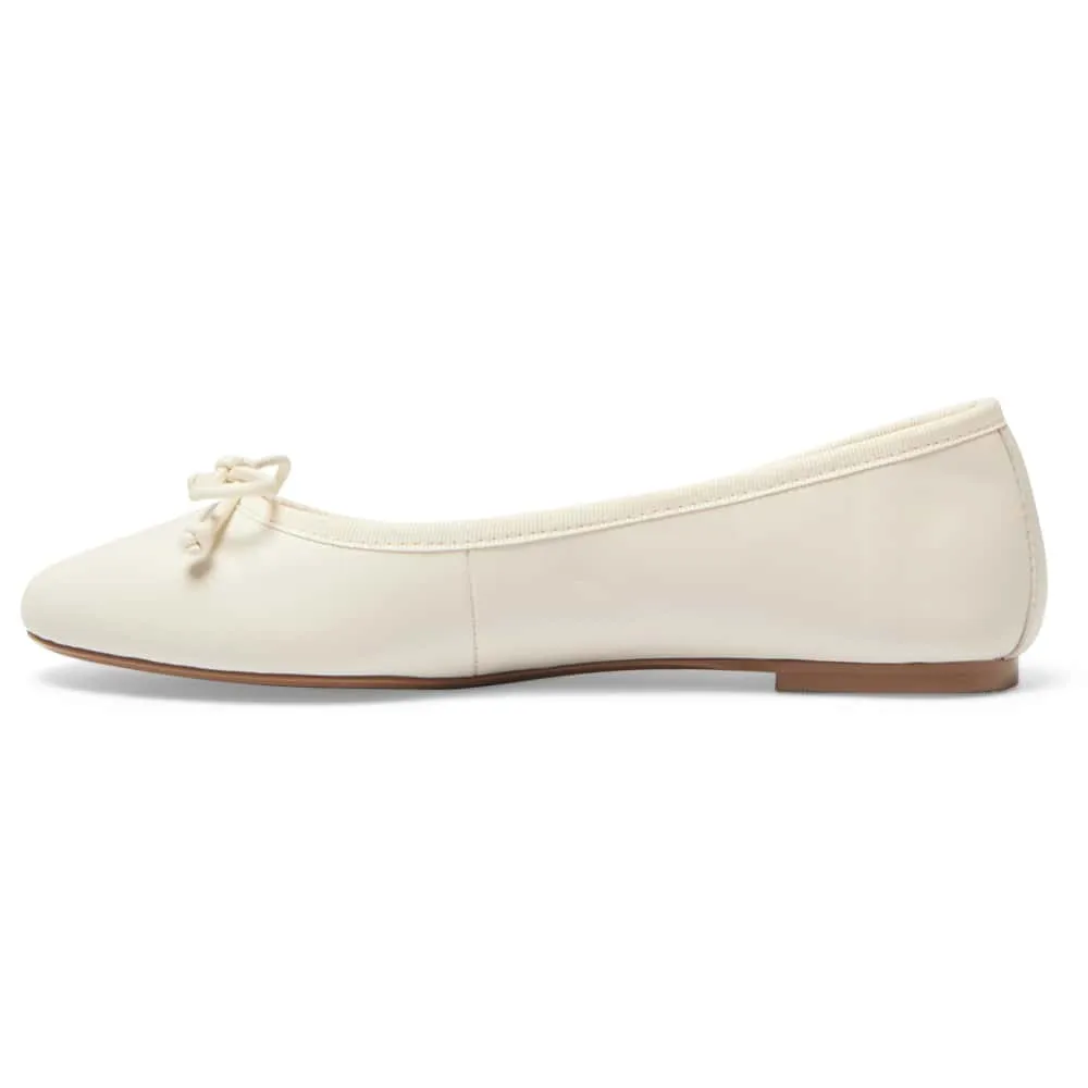 Fonteyn Flat in Ivory Leather