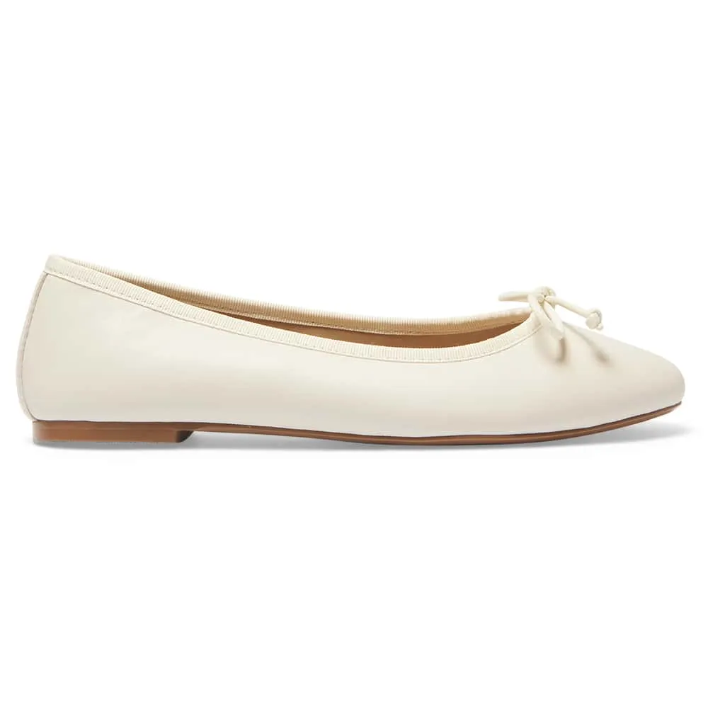 Fonteyn Flat in Ivory Leather