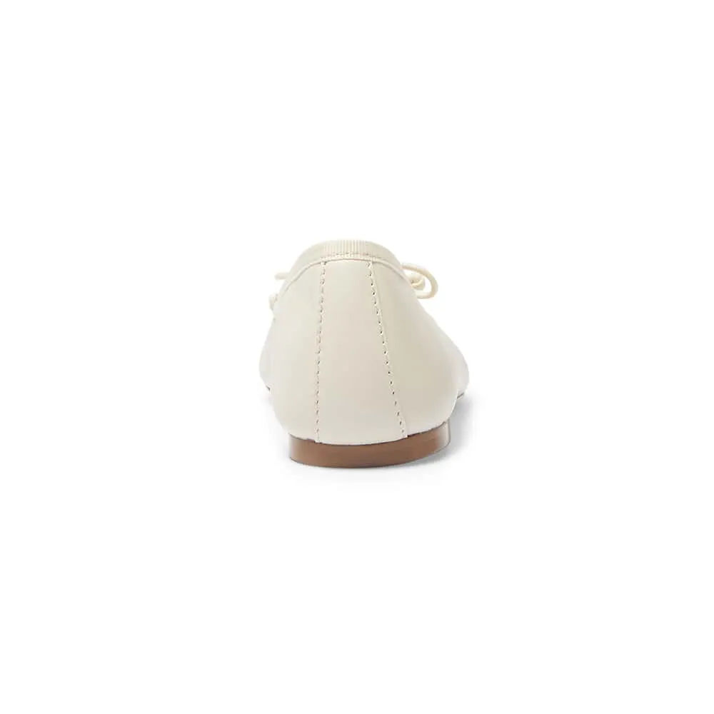 Fonteyn Flat in Ivory Leather