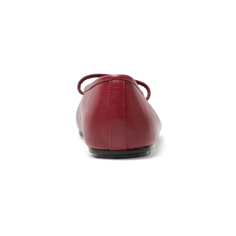 Frisco Flat in Red Smooth
