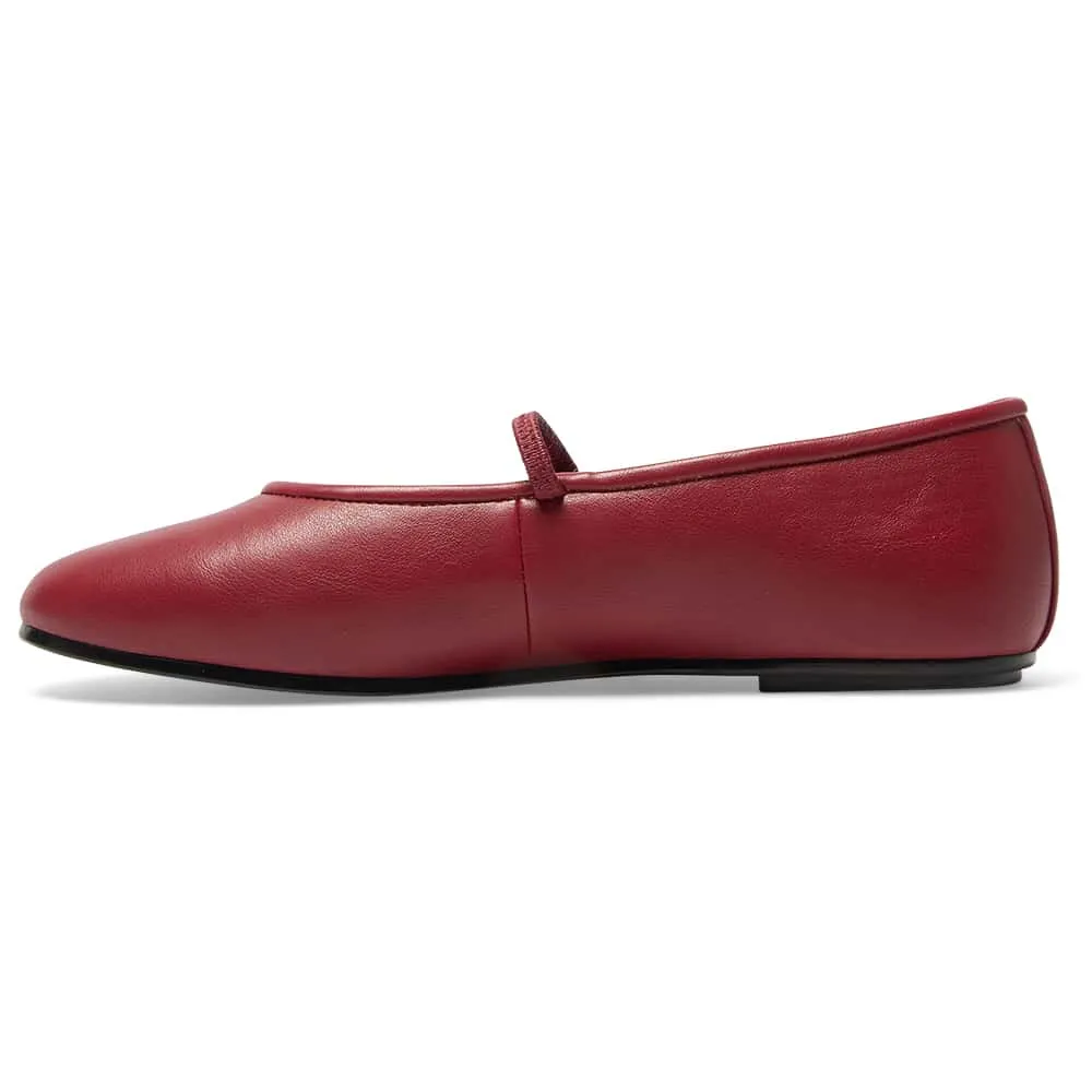 Frisco Flat in Red Smooth