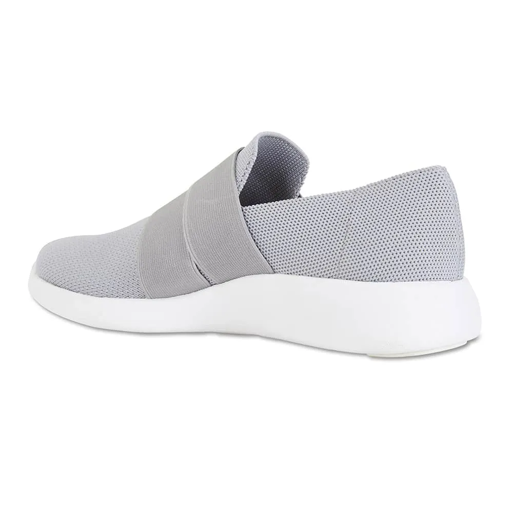 Guide Sneaker in Grey Fabric