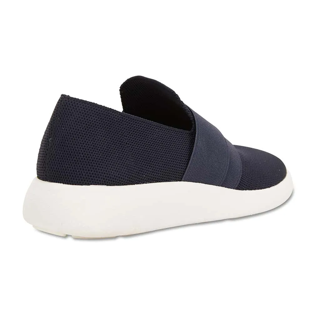 Guide Sneaker in Navy Fabric