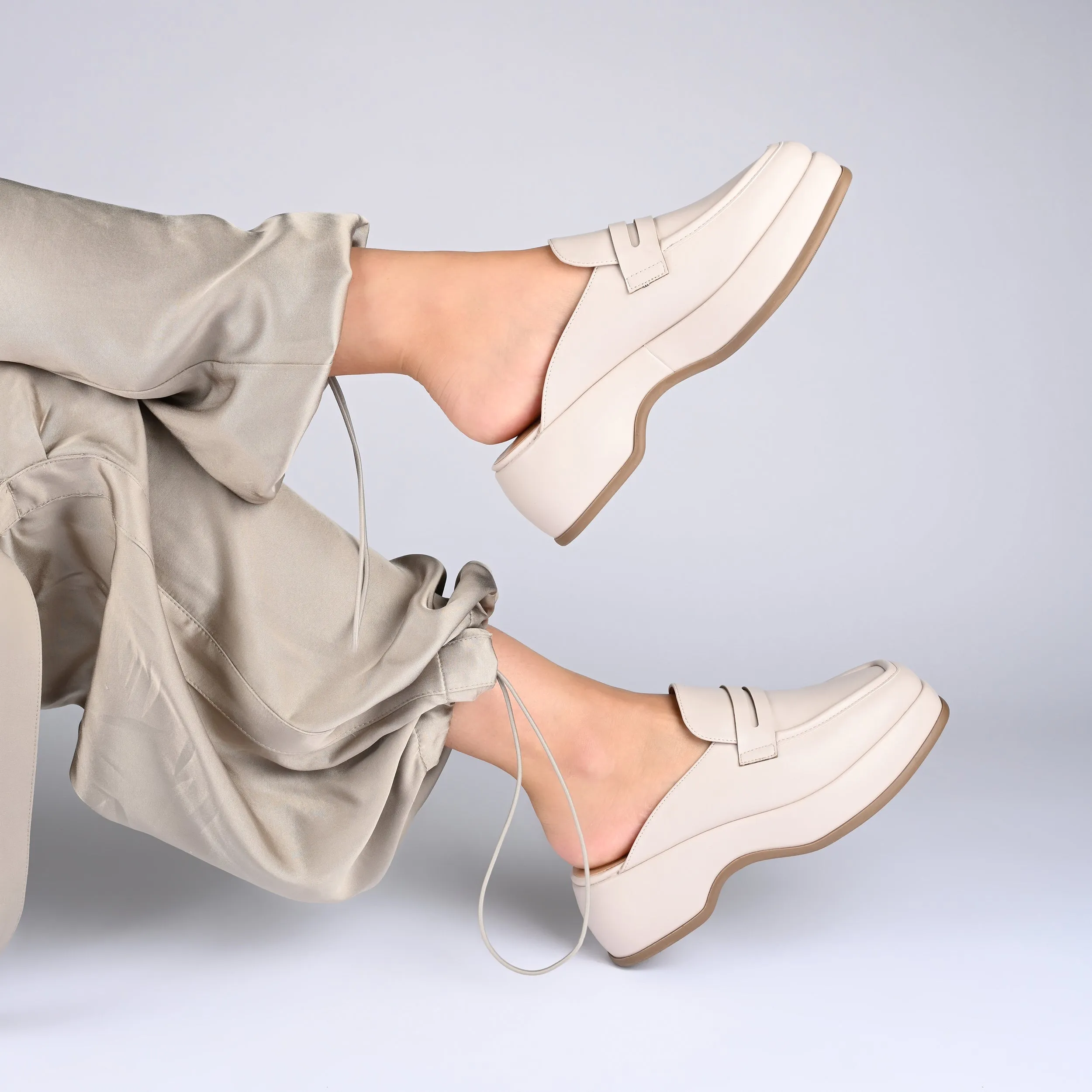 Journee Collection Women's Tru Comfort Foam Antonina Flats