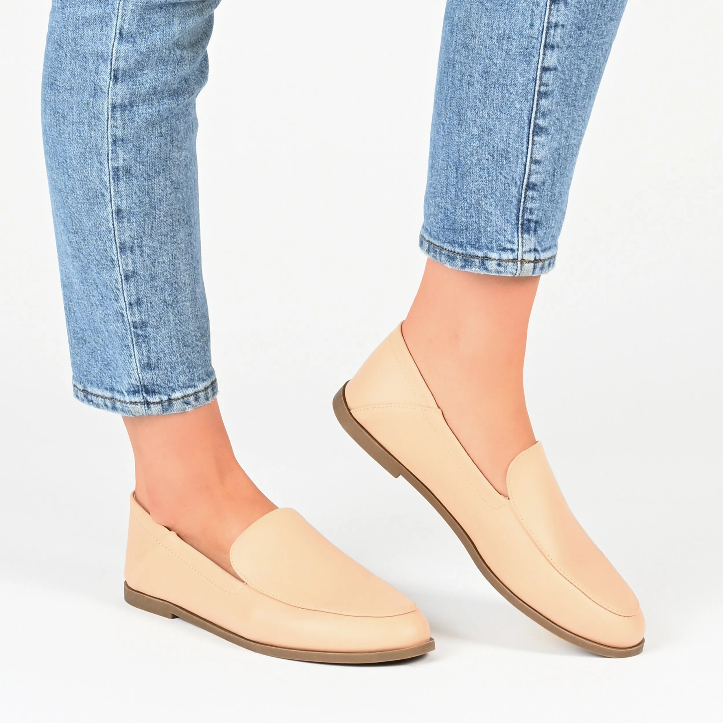 Journee Collection Women's Tru Comfort Foam Wide Width Corinne Flat