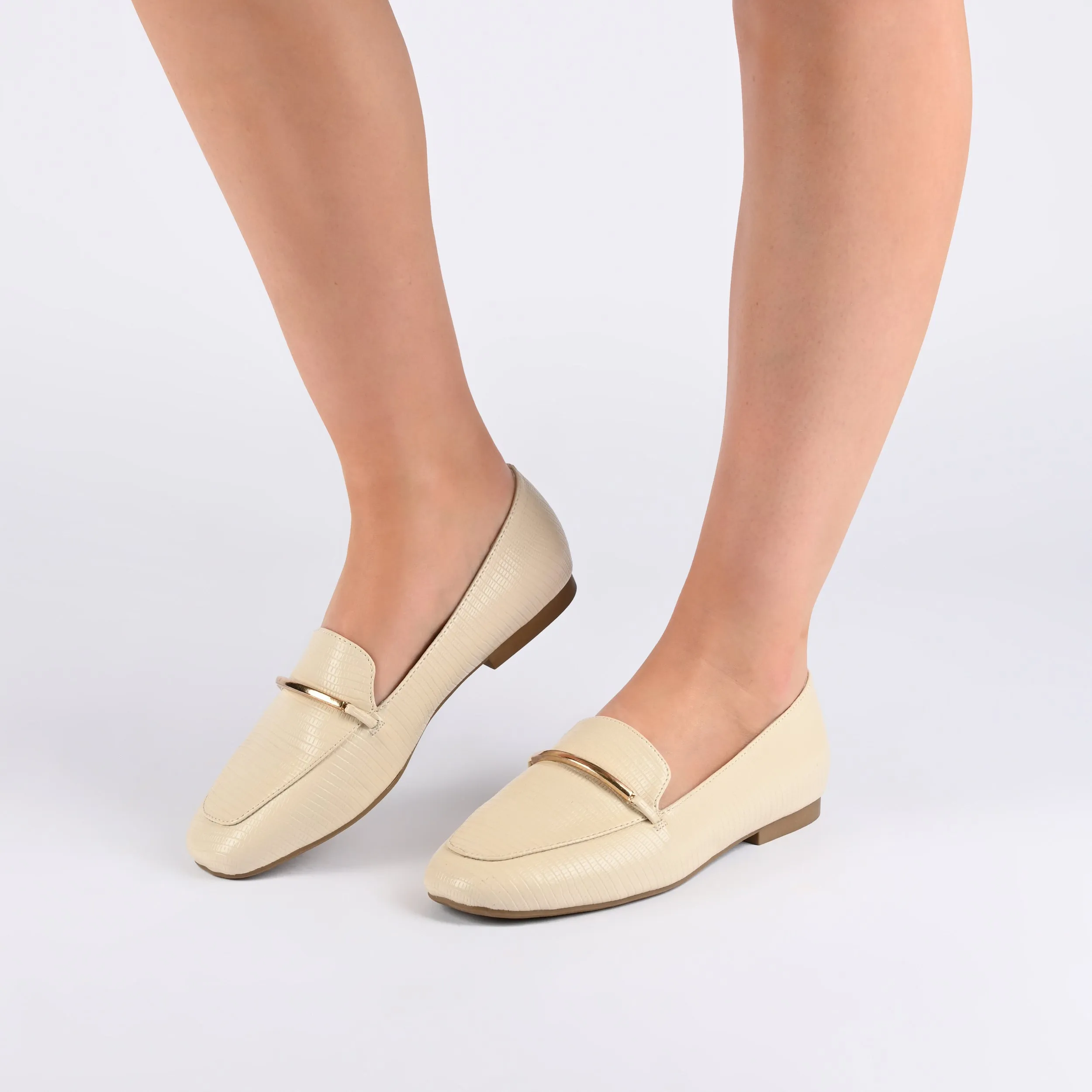 Journee Collection Women's Tru Comfort Foam Wrenn Flat