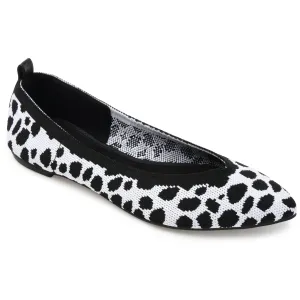 Journee Women's Tru Comfort Foam Wide Width Karise Flat