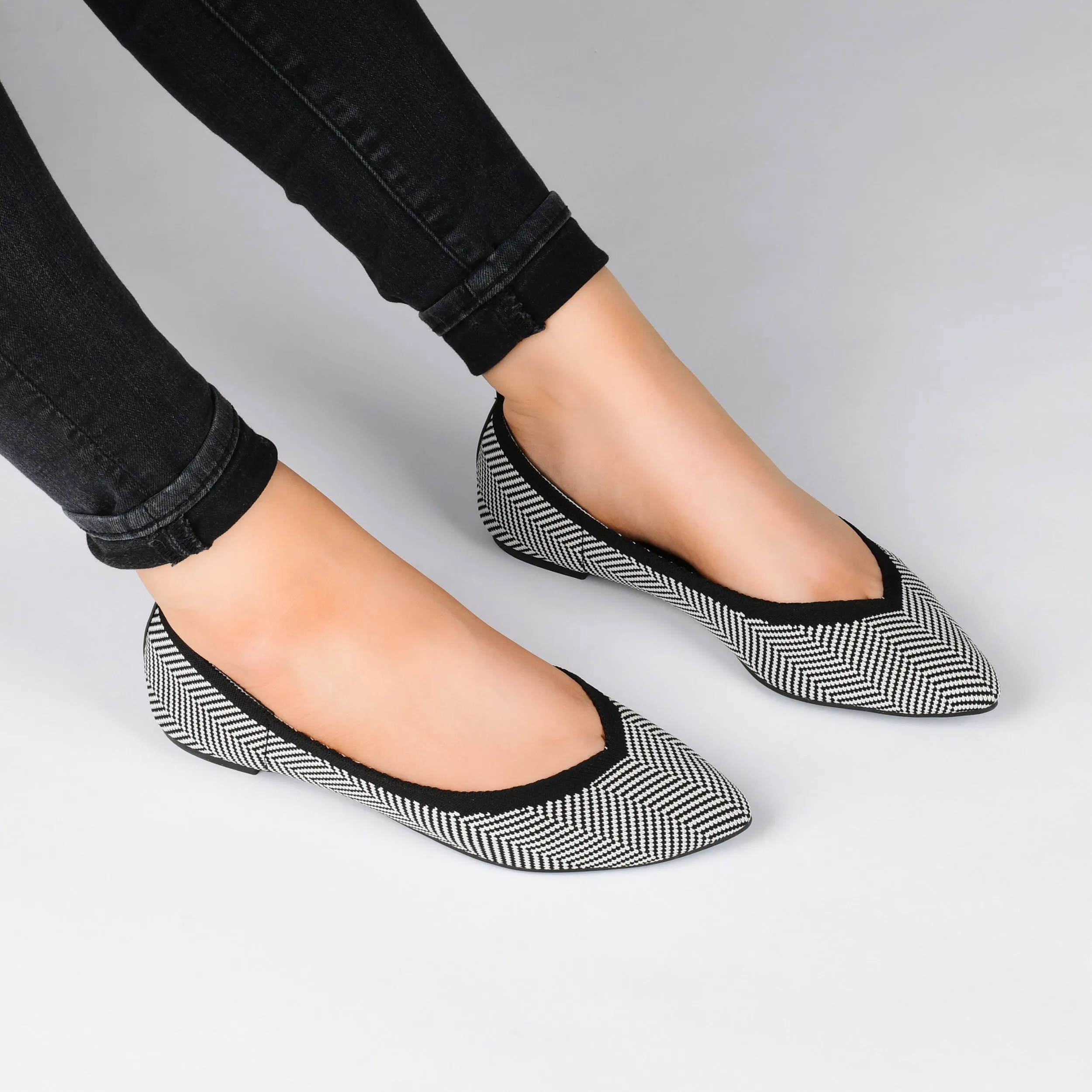 Journee Women's Tru Comfort Foam Wide Width Karise Flat