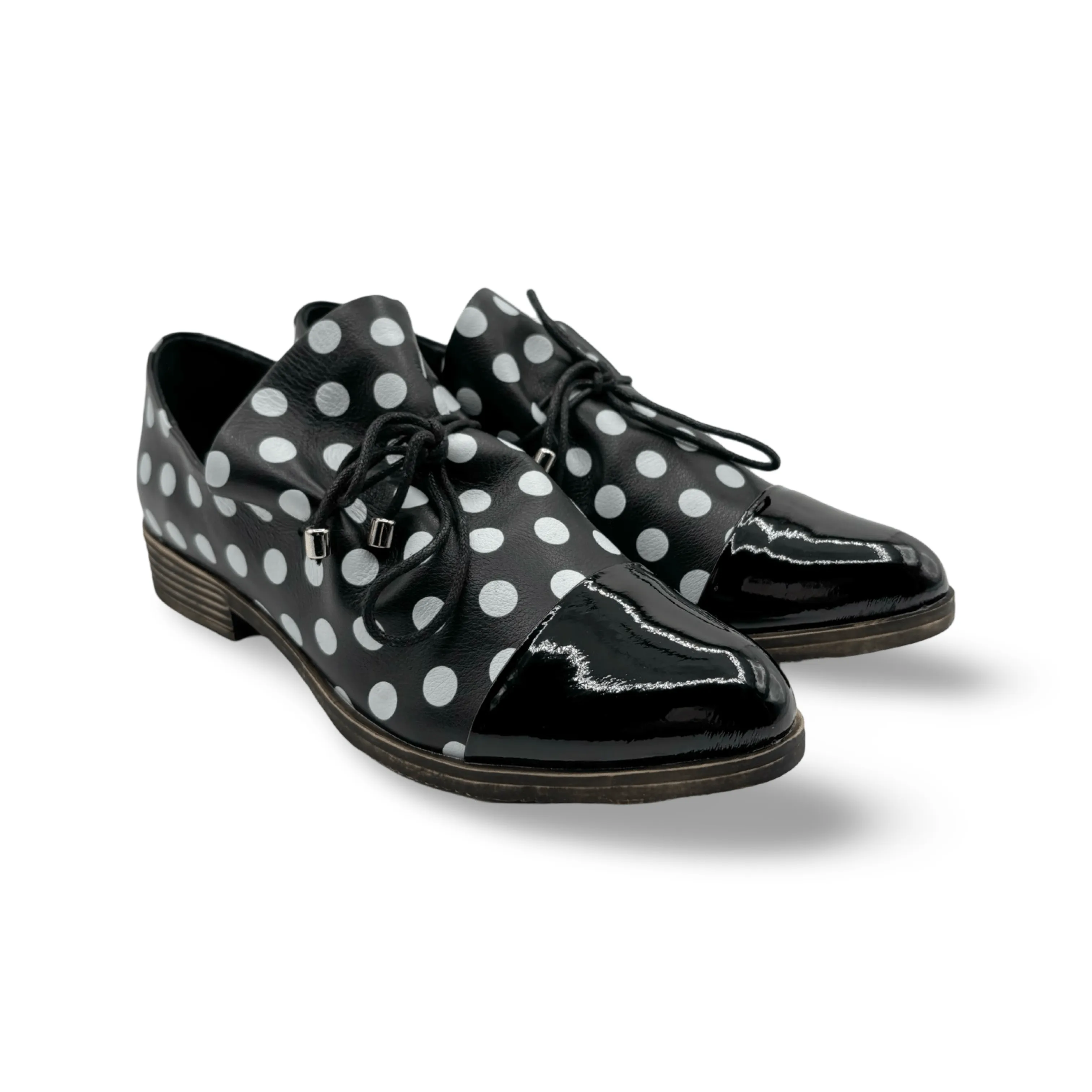 Kotty Black/White Spot Flat