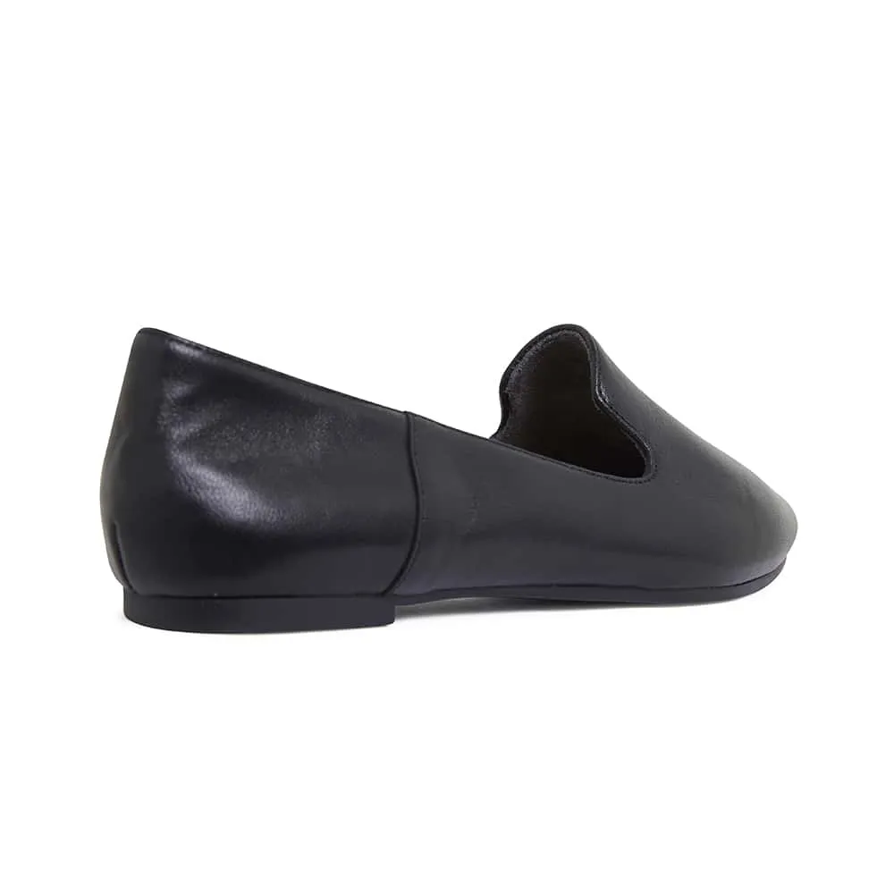 Liana Flat in Black Leather