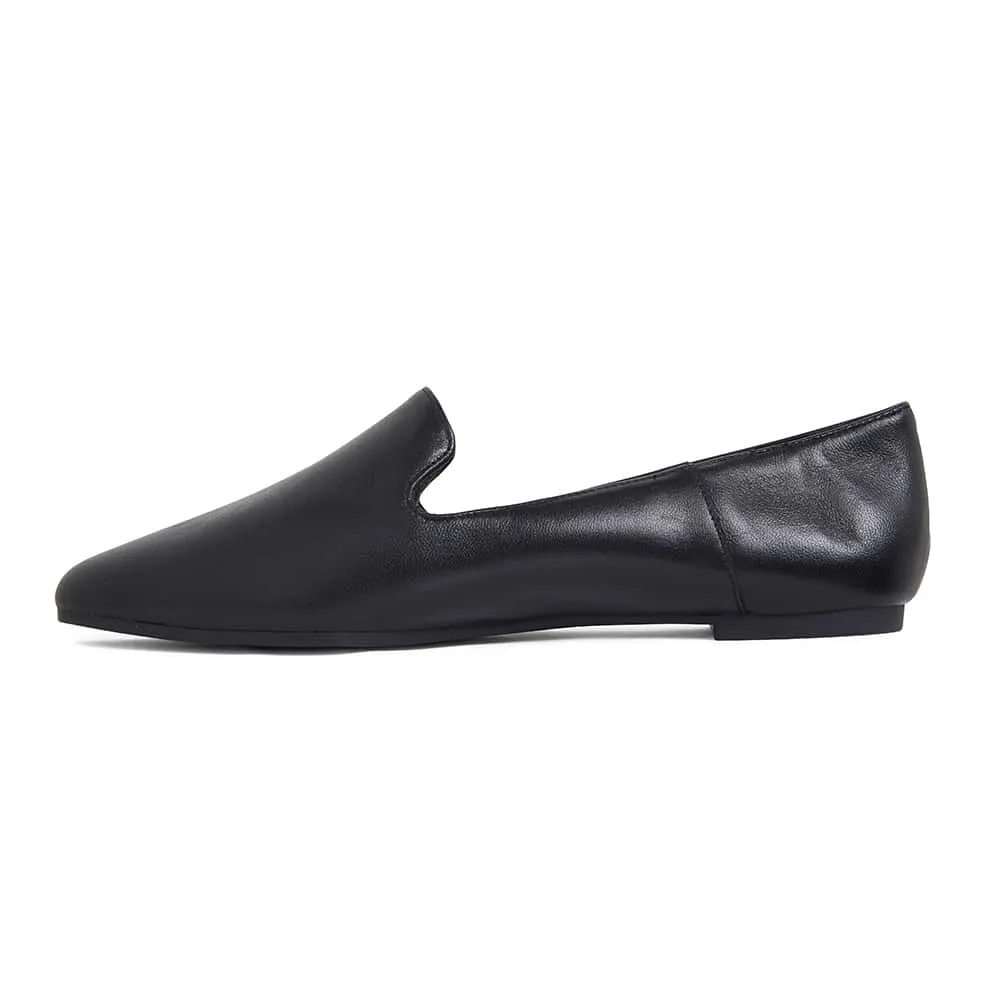 Liana Flat in Black Leather