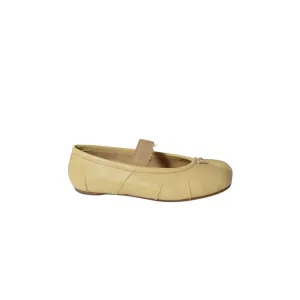 Nude Leather Tabi Flats