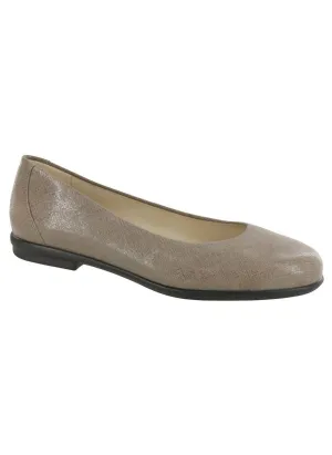 Scenic Ballet Flat - Wide In Fog