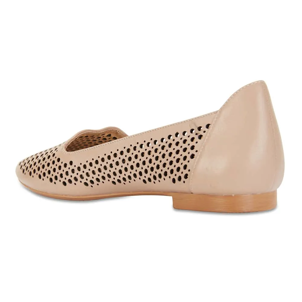 Sloane Flat in Nude Leather