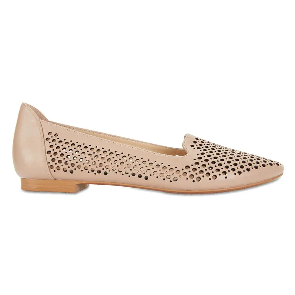 Sloane Flat in Nude Leather