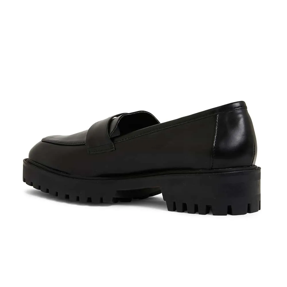 System Loafer in Black Smooth