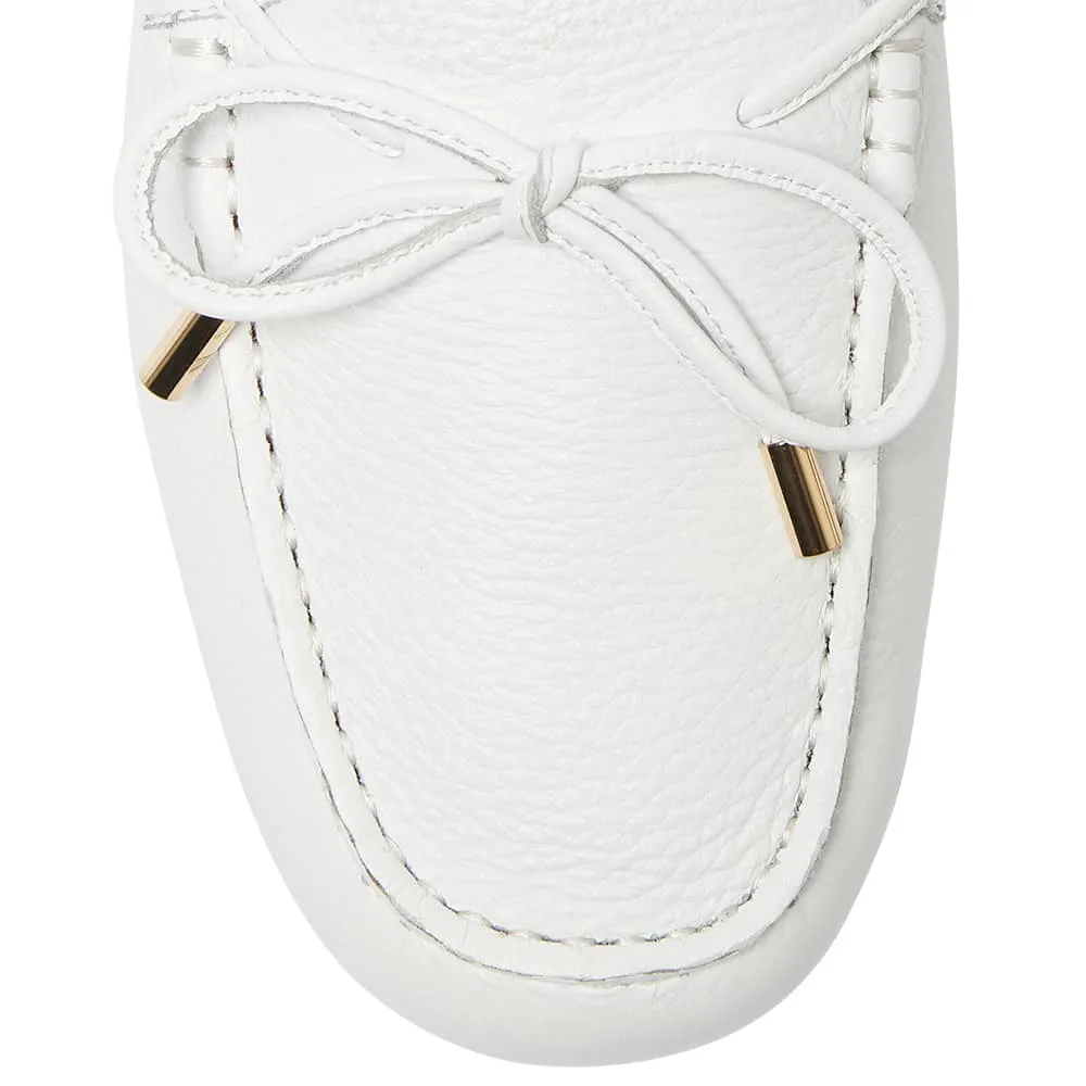 Tango Loafer in White Leather