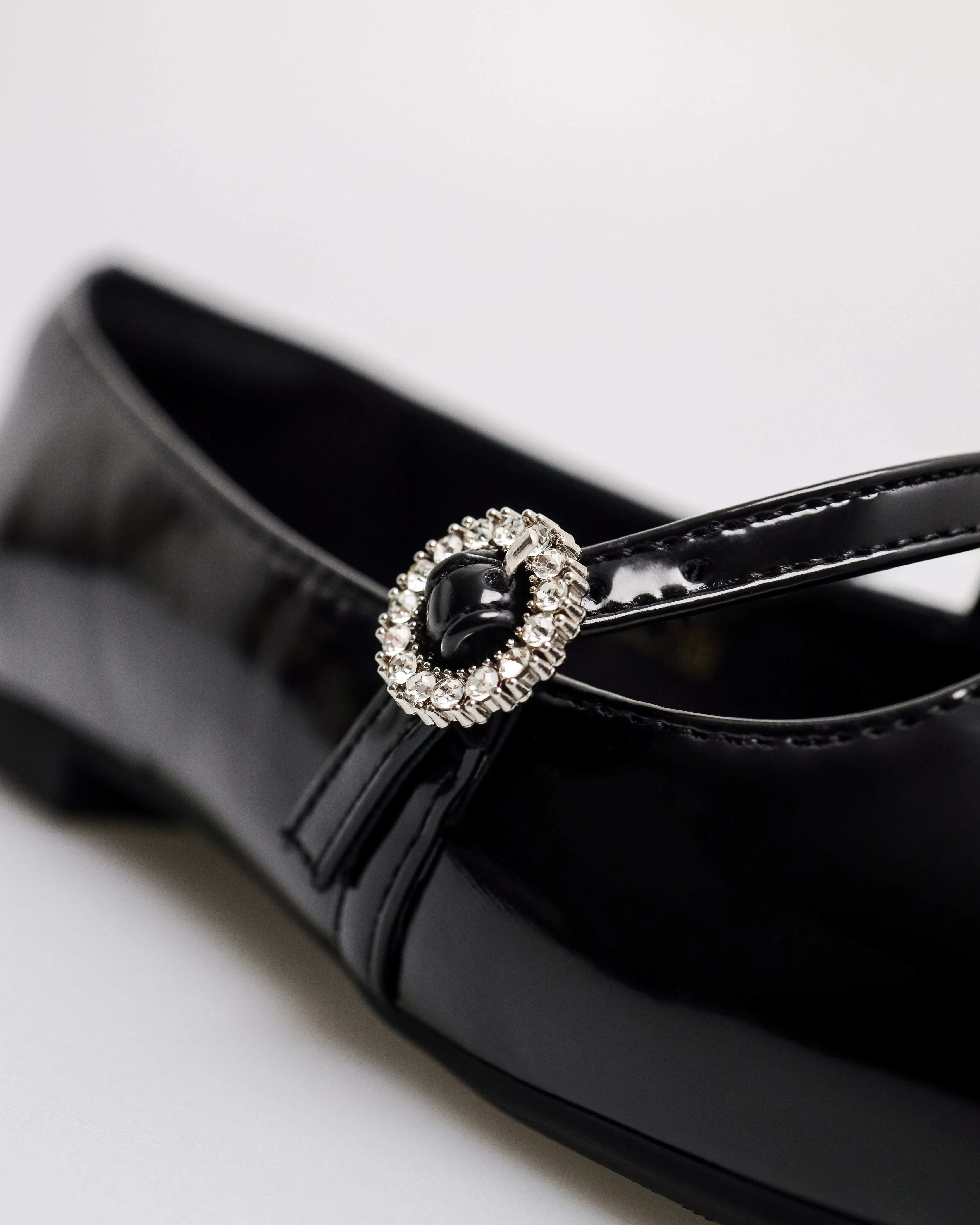 Tomaz FL093 Ladies Crystal Bloom Flats