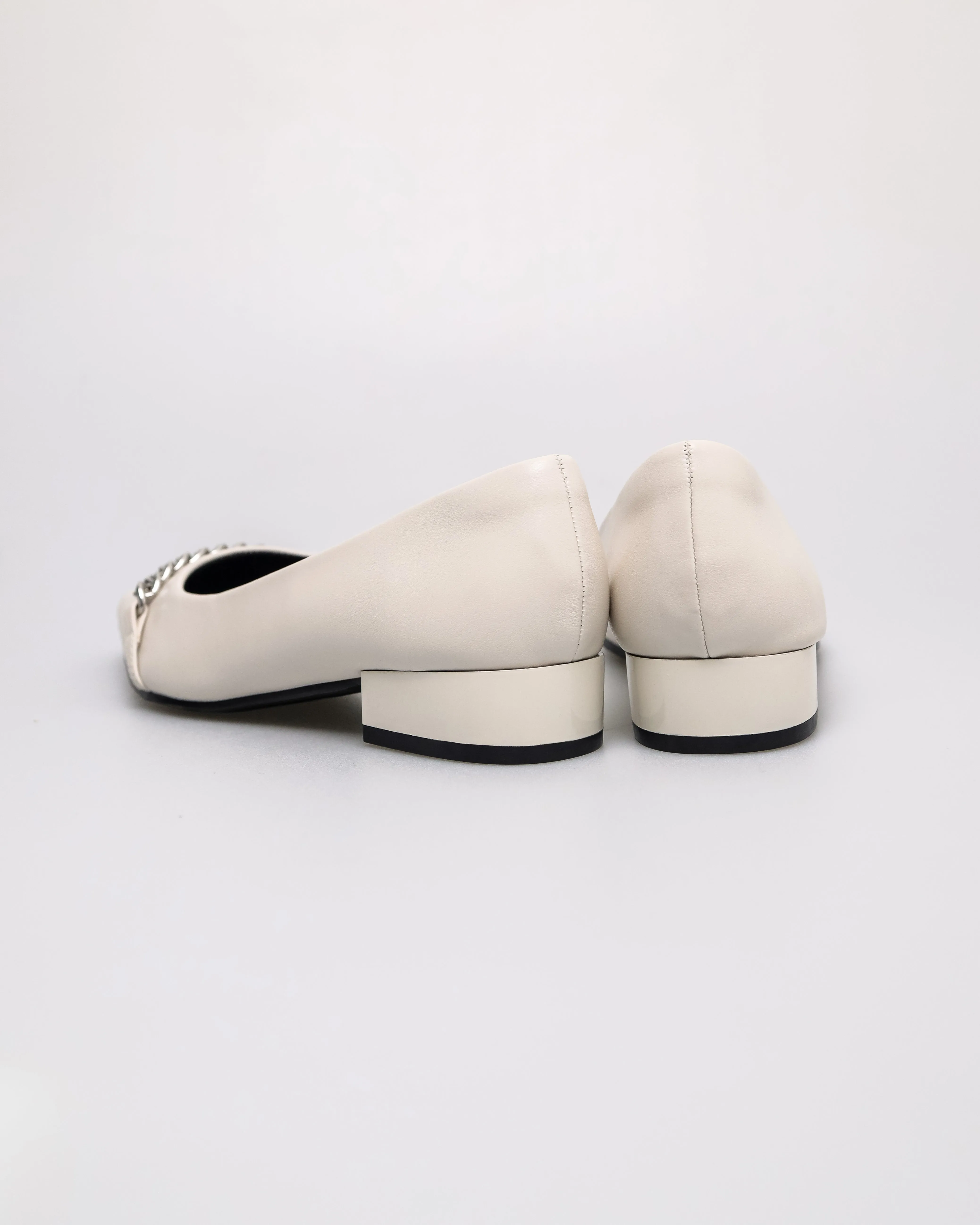Tomaz NN568 Ladies Pointy Chain Flats