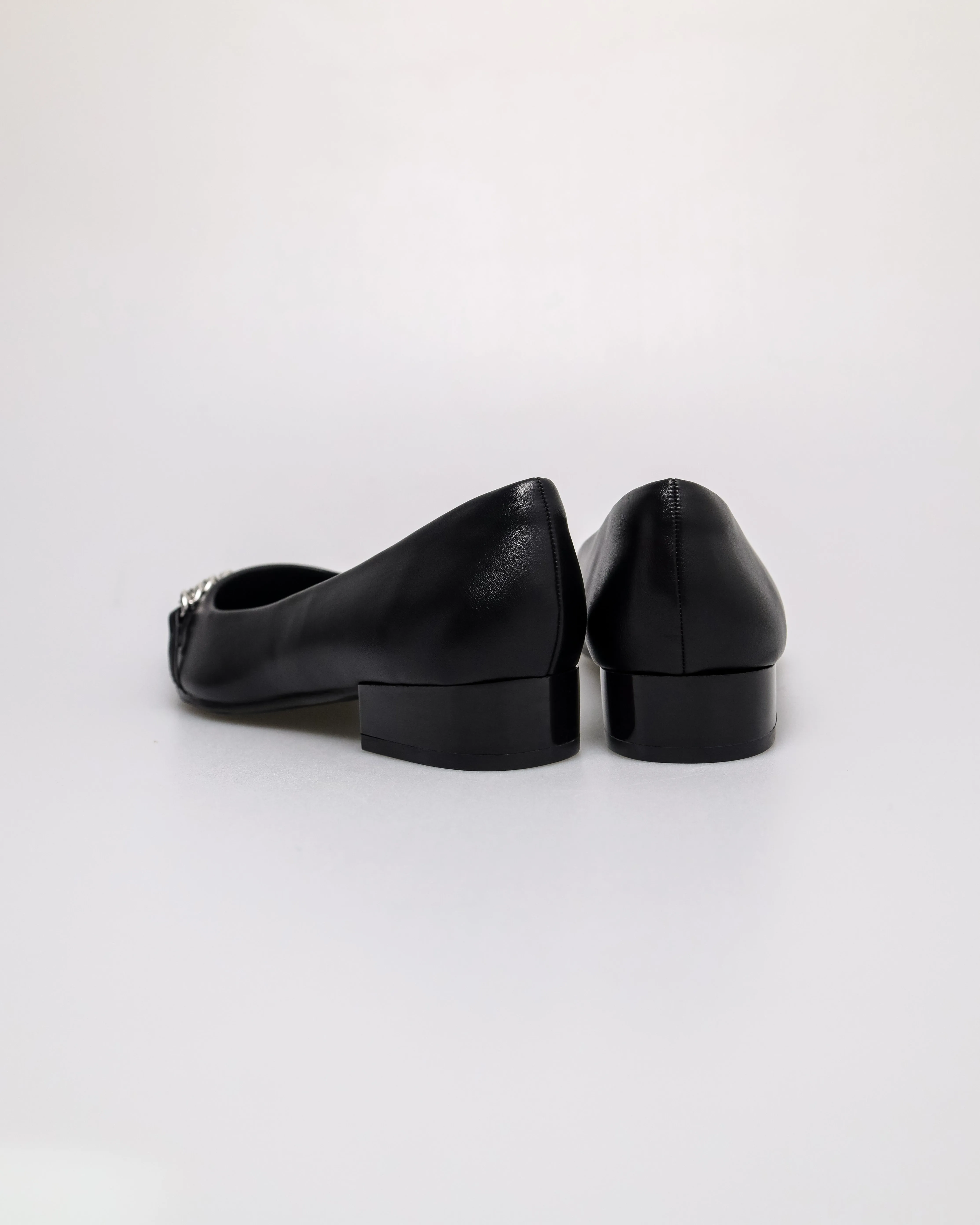 Tomaz NN568 Ladies Pointy Chain Flats