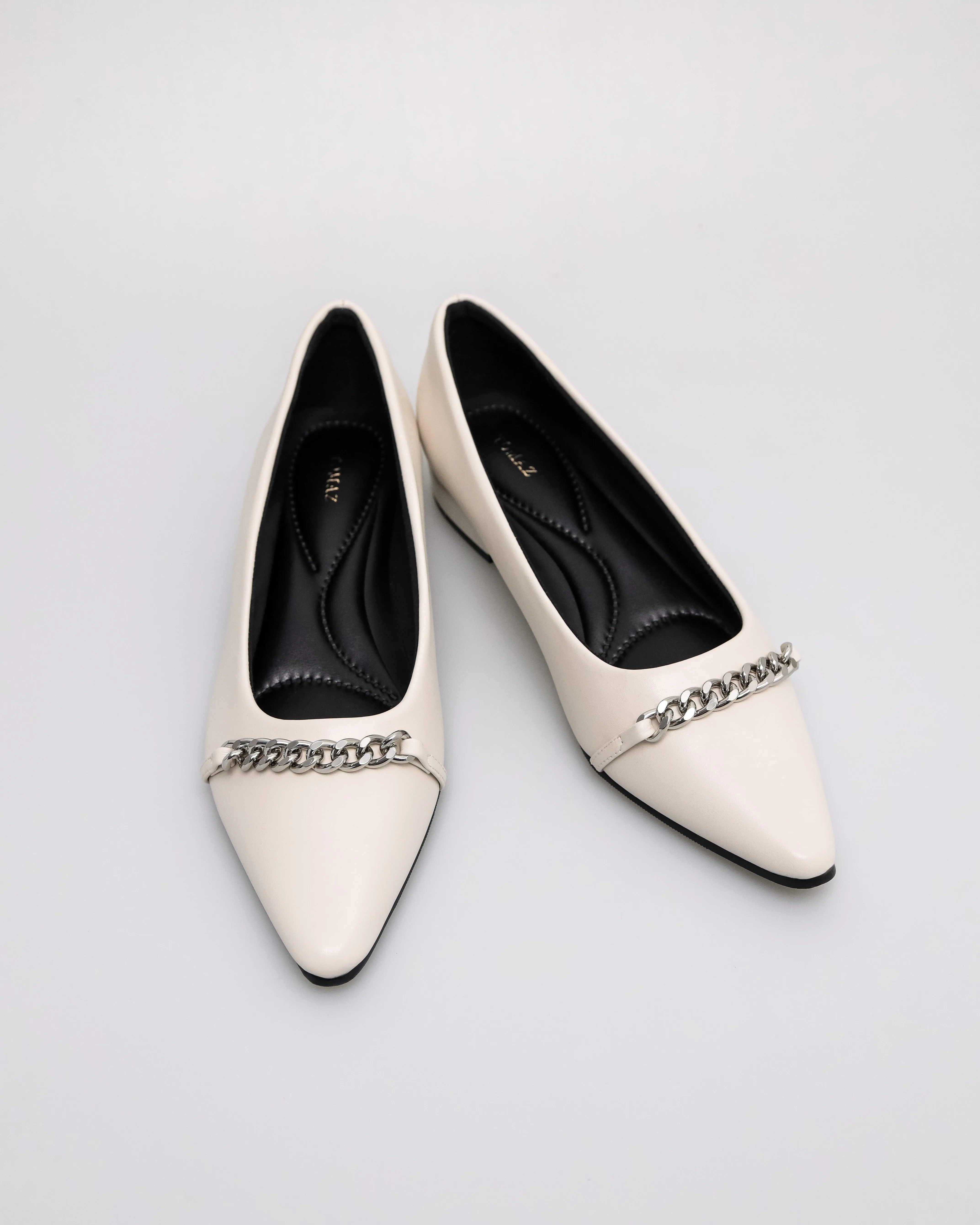 Tomaz NN568 Ladies Pointy Chain Flats