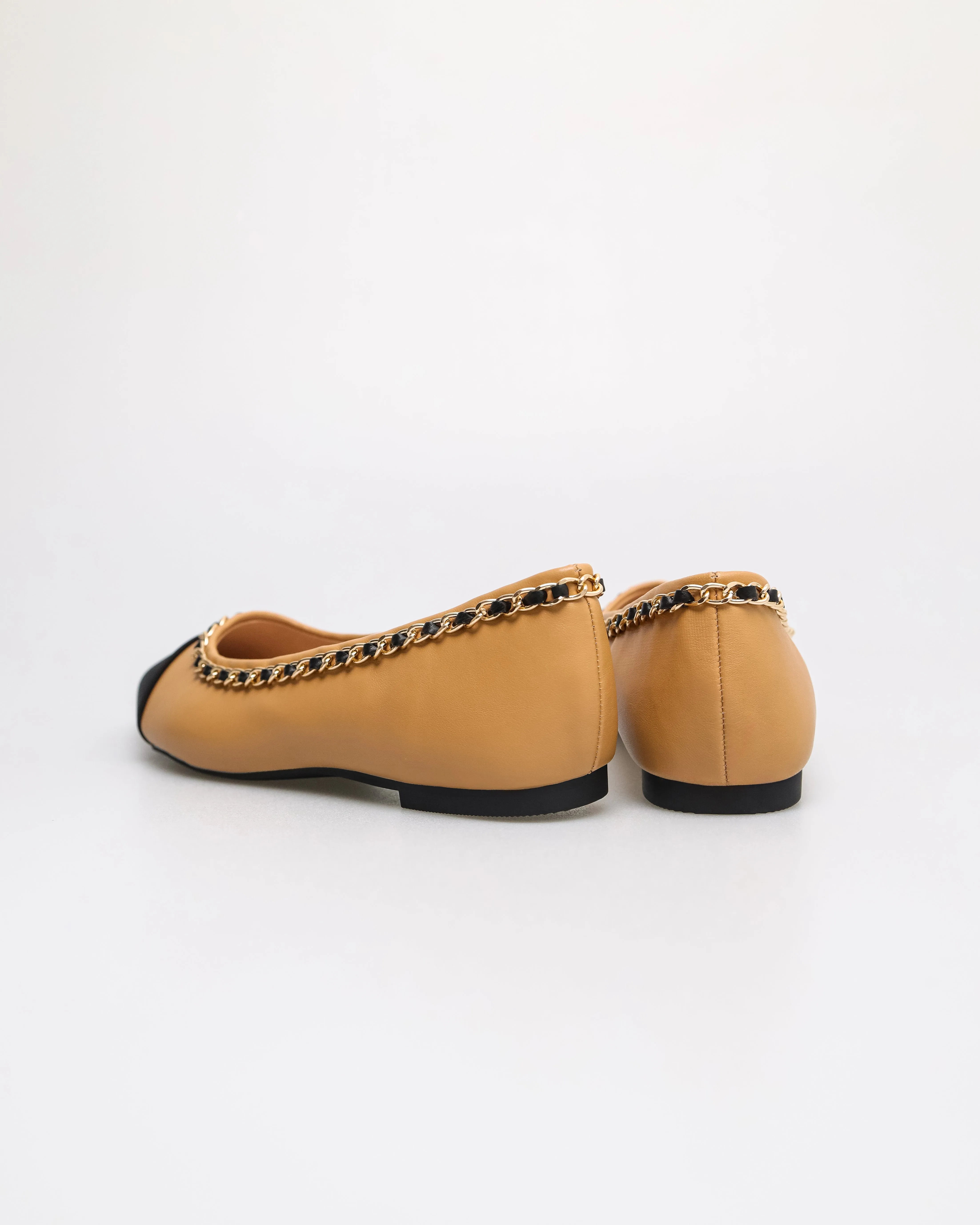 Tomaz YX190 Ladies Chain-Trimmed Ballet Flat