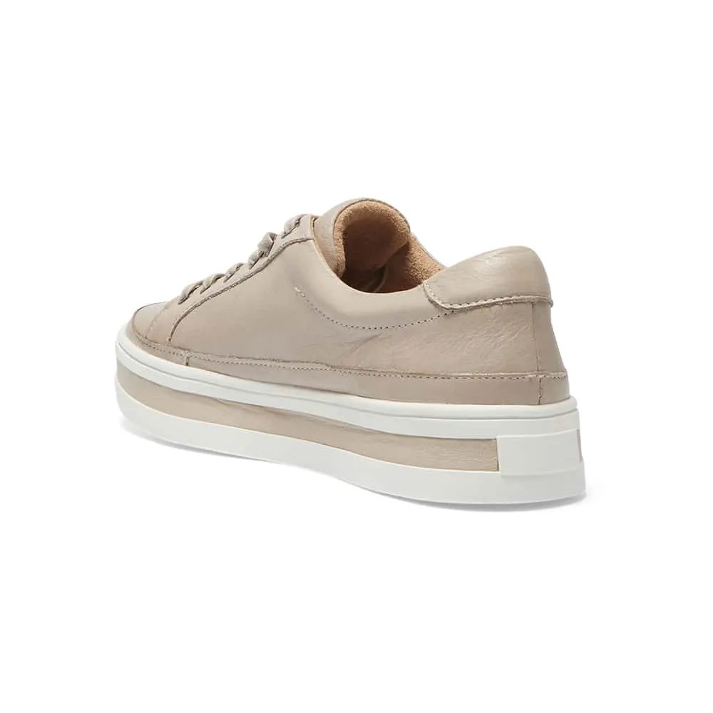 Uruguay Sneaker in Light Grey Leather