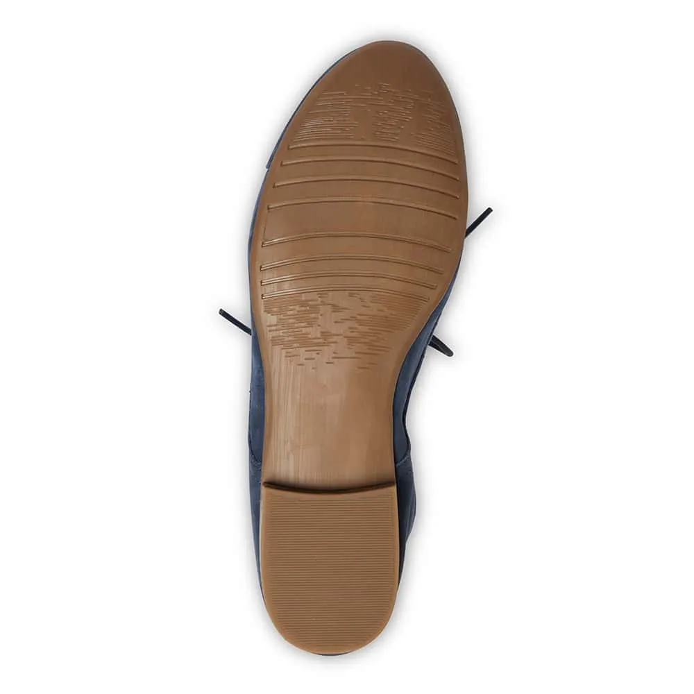 Utah Brogue in Navy Leather