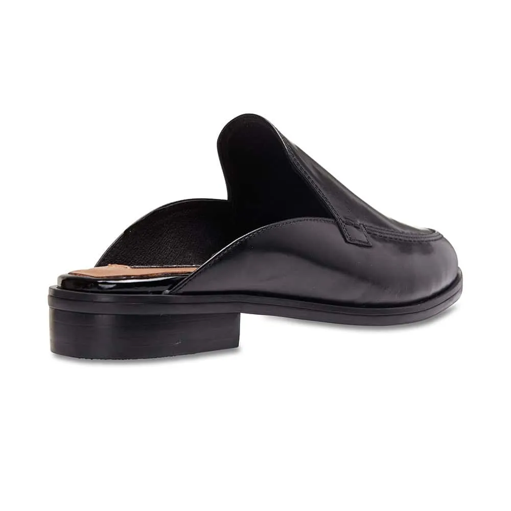 West Flat in Black Leather