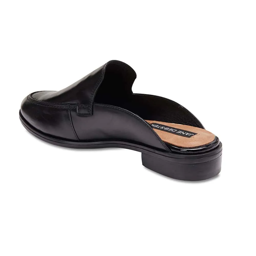 West Flat in Black Leather