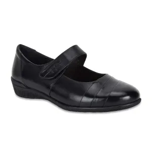Winston Flat in Black Leather