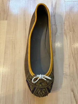 Women Bizi Ballet Shoes In Olive