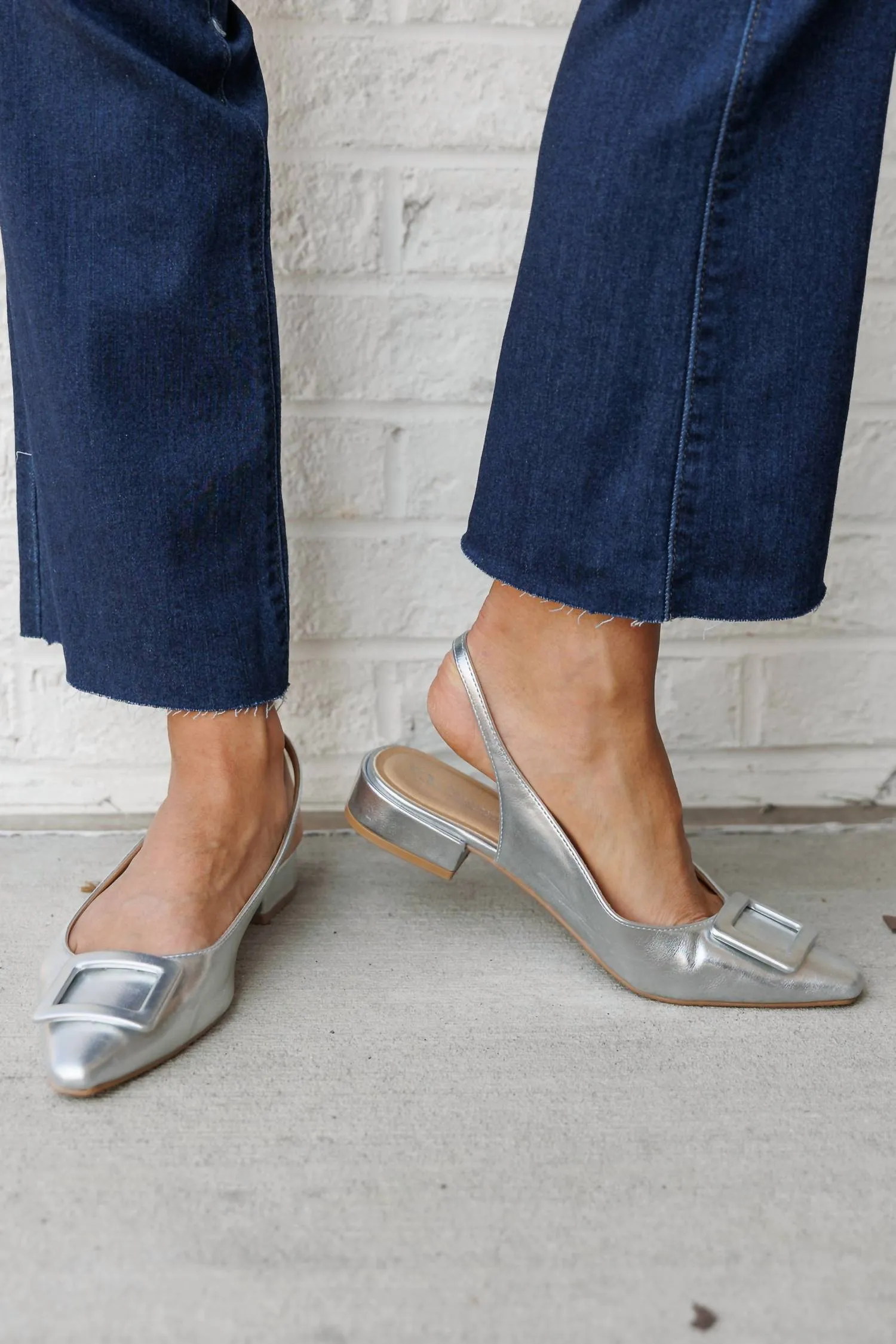 Women Sweetie Pointed Toe Slingback Flats In Silver