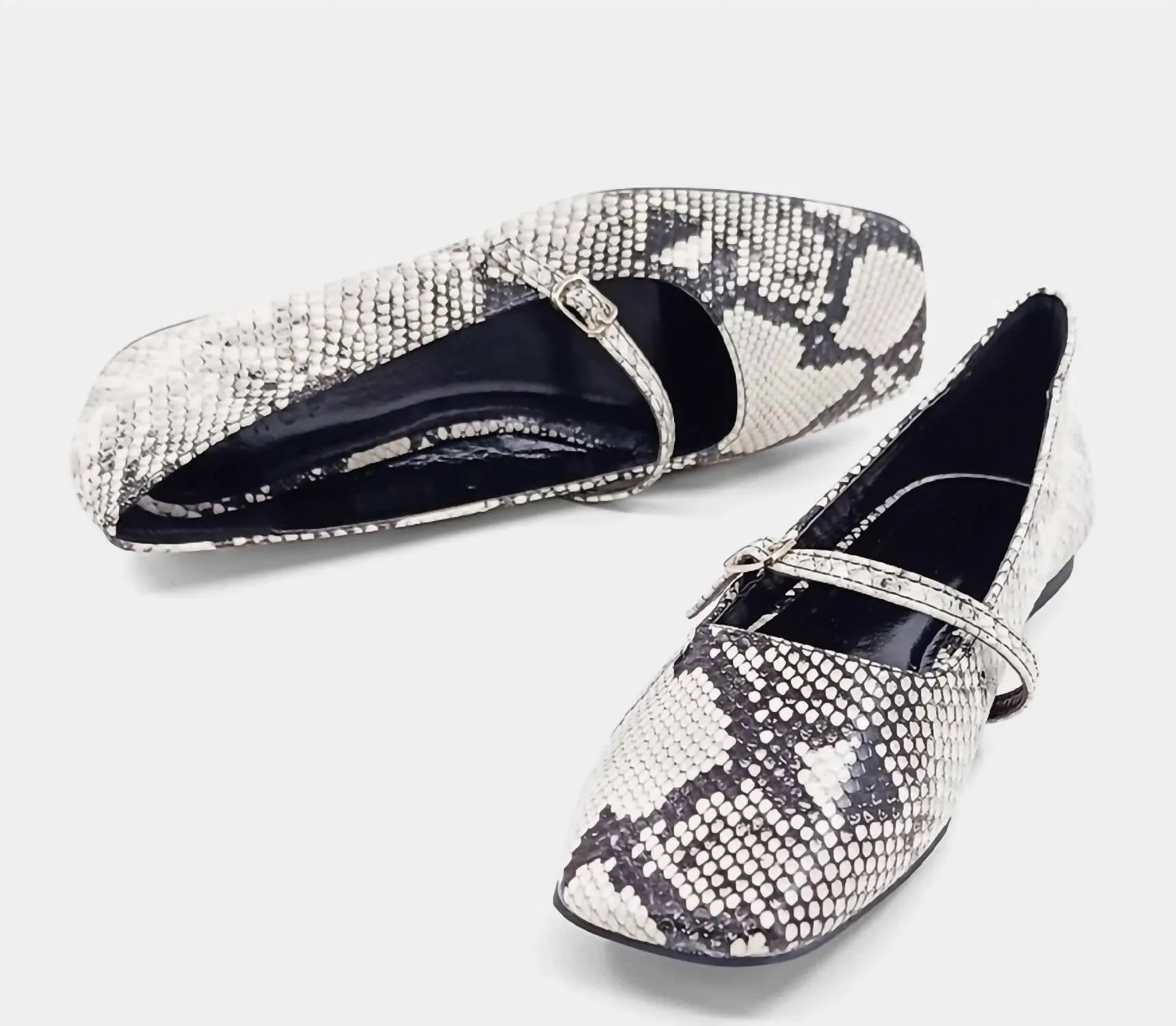 Women's Adele Flat Shoes In Snake Print