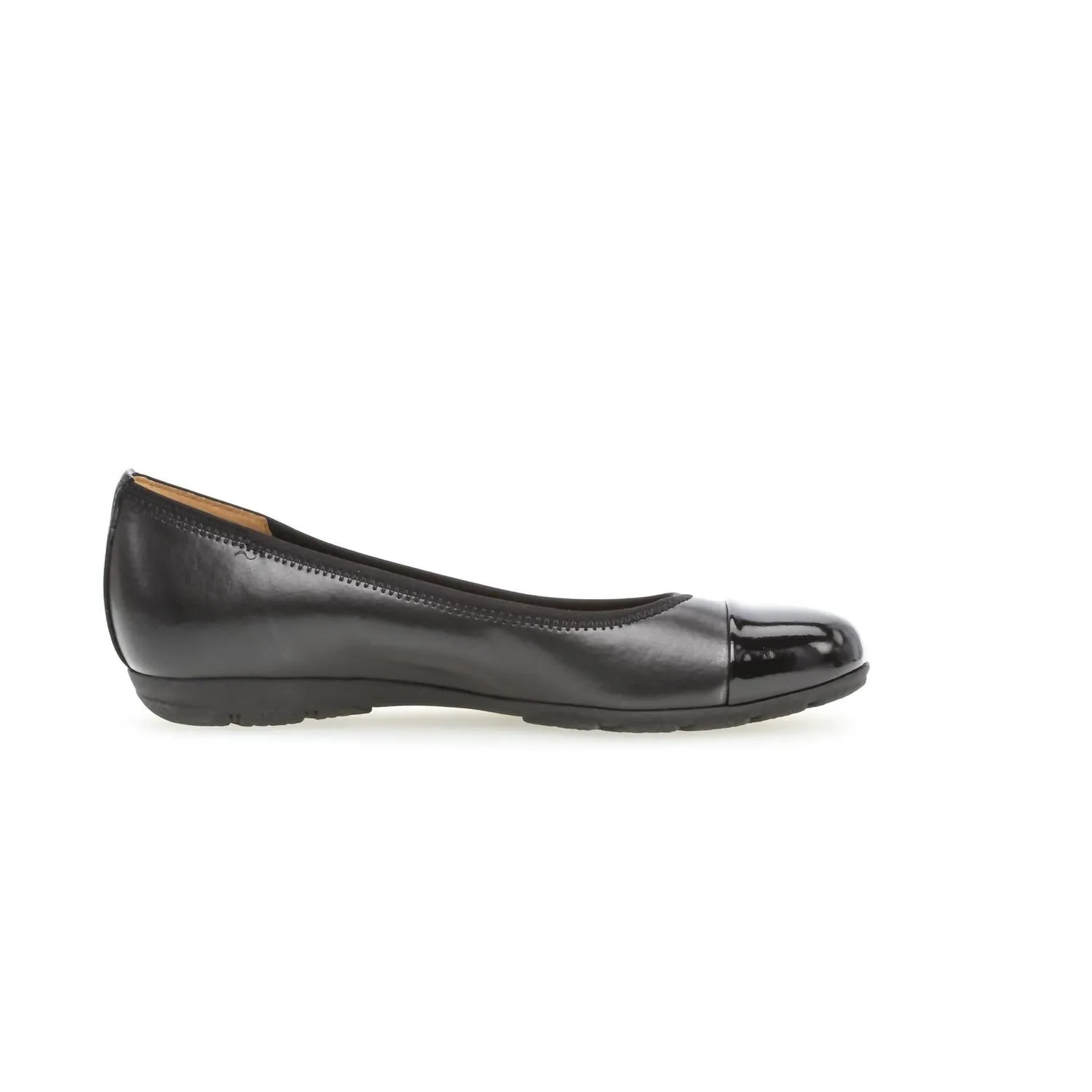 Women's Cap Toe Ballet Flats In Black