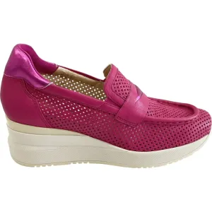 Women's Fenna Loafer In Fuchsia