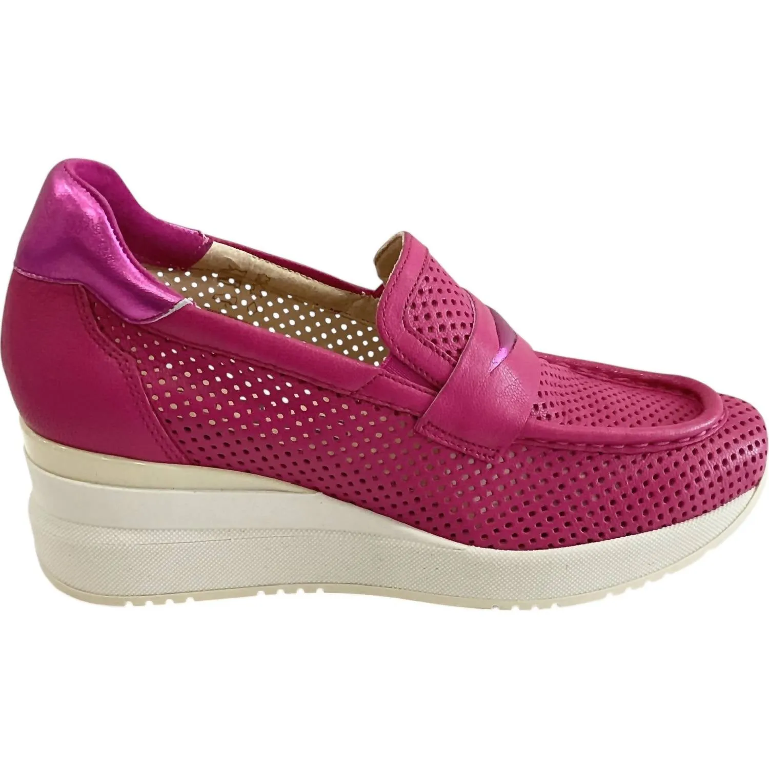 Women's Fenna Loafer In Fuchsia