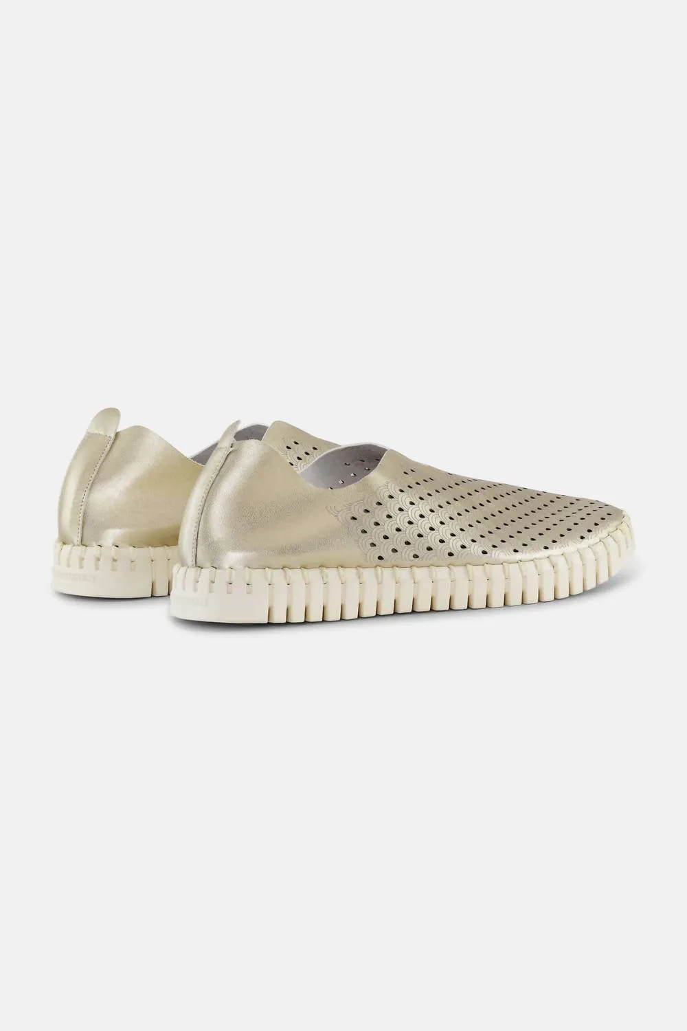 Women's Metallic Tulip Slip-On In Platin