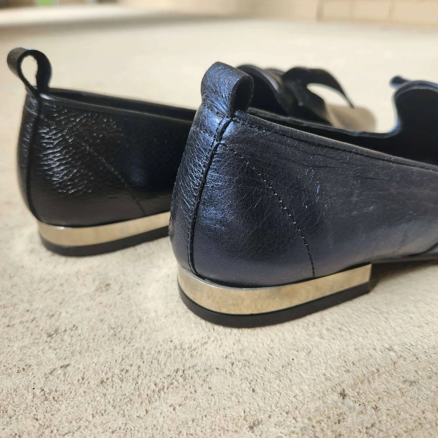 Women's Pointed Toe Flat Shoes In Black Shimmer