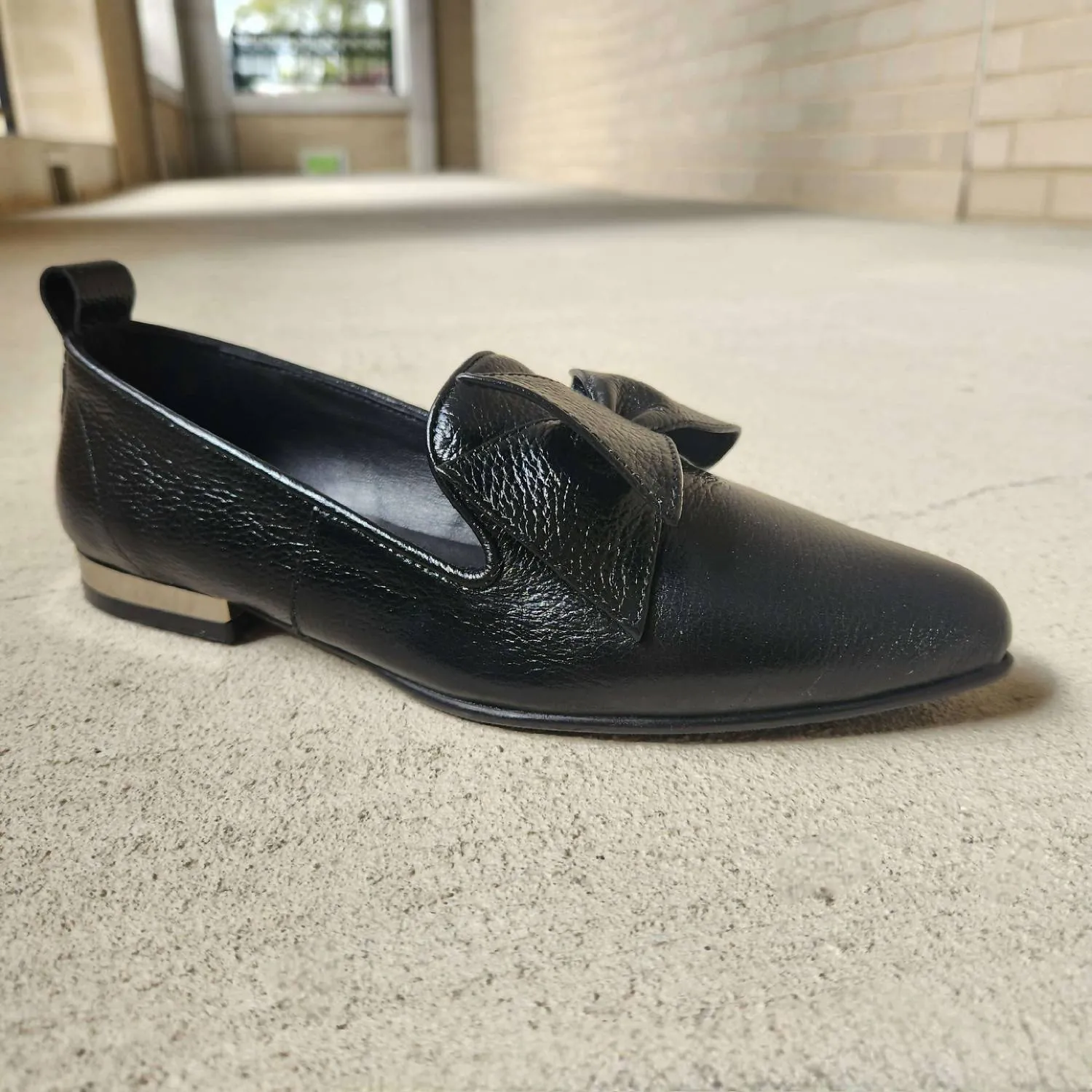 Women's Pointed Toe Flat Shoes In Black Shimmer