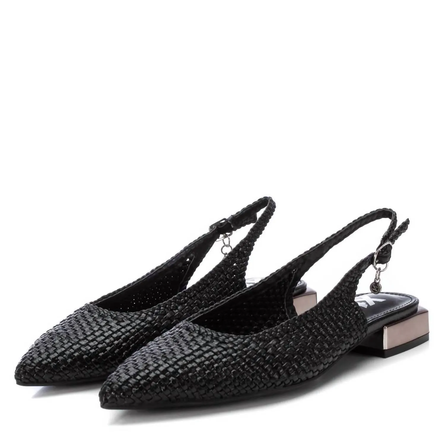 Women's Pointy Toe Flats In Black