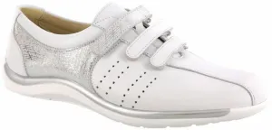 Women's Race Time Walking Shoe In Chalk/silver