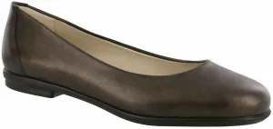 Women's Scenic Ballet Flat Shoes Medium In Bronze